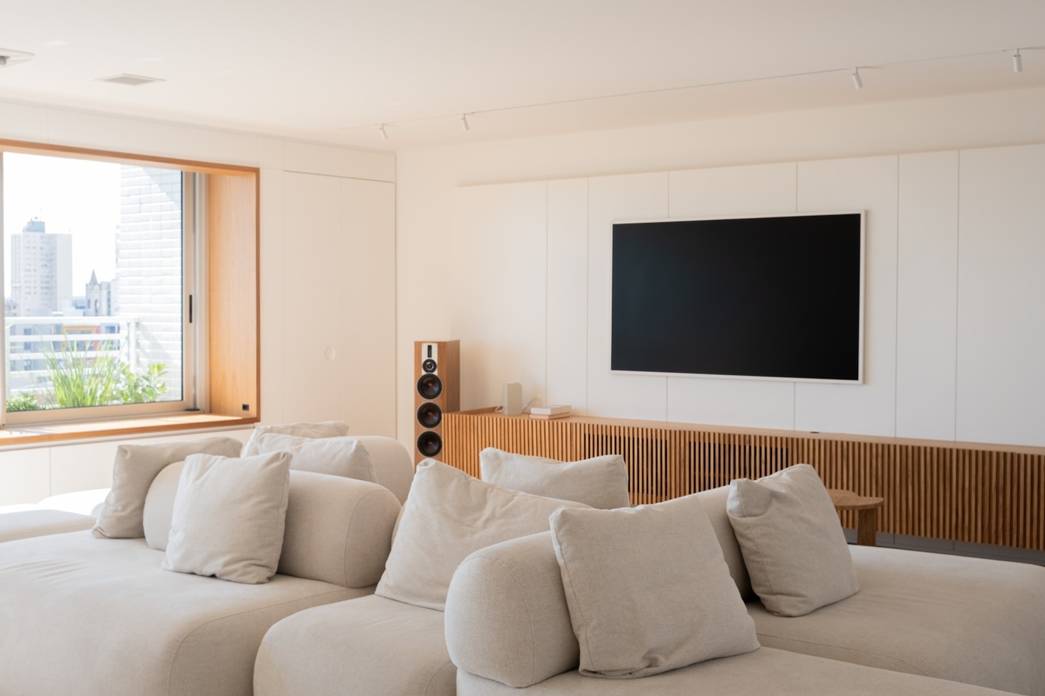 Unpacking The Visual Language Of Contemporary Television